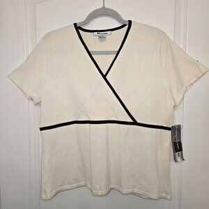 Nygard Off-white with black accent V neck Tshirt XL BNWT